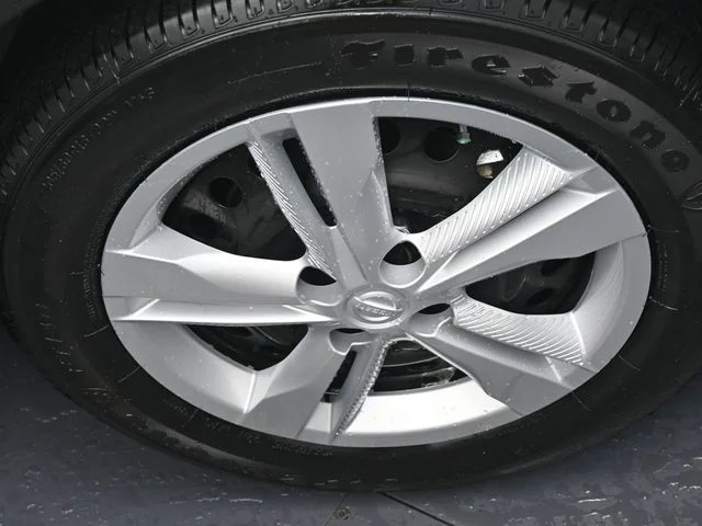 Used 2025 White Nissan S image 29
