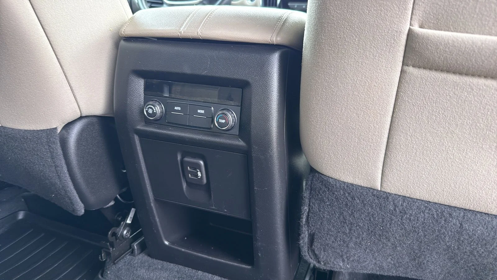 Used 2022 White Chevrolet LS image 27