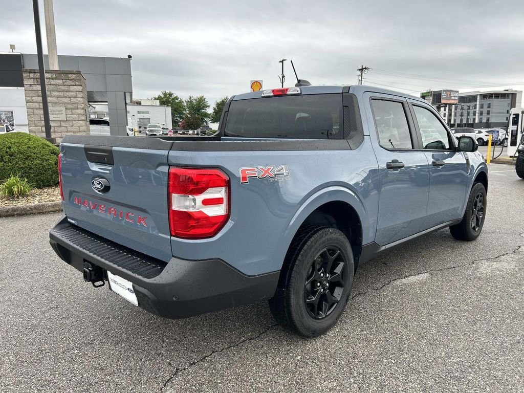 Used 2025 Azure Gray Metallic Ford XLT image 4