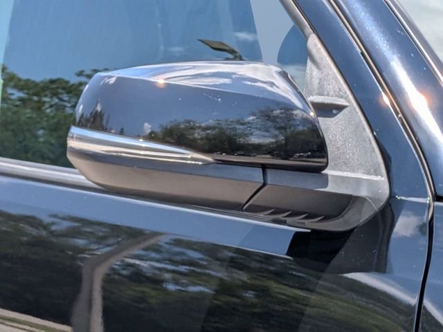 Used 2022 Midnight Black Metallic Toyota SR5 image 10