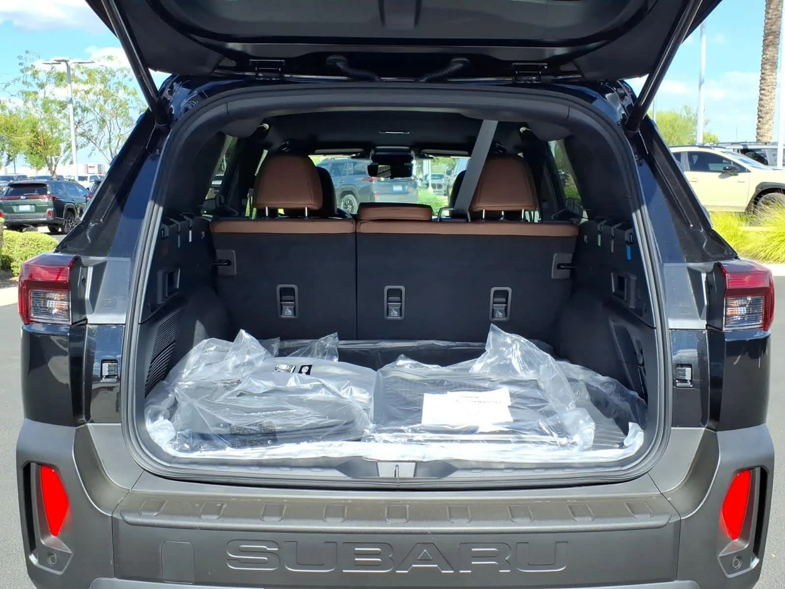 New 2026 CRYSTAL BLACK SILICA Subaru Touring image 12
