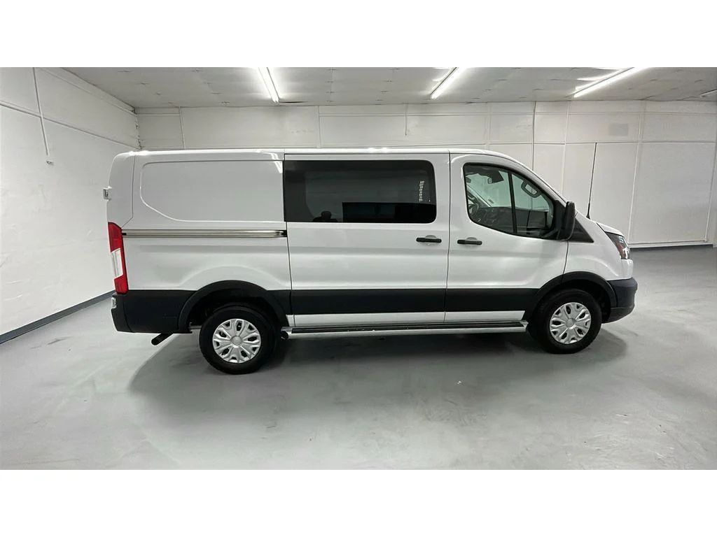 Used 2024 Oxford White Ford 130 WB 3.5L V6 1 Owner image 9