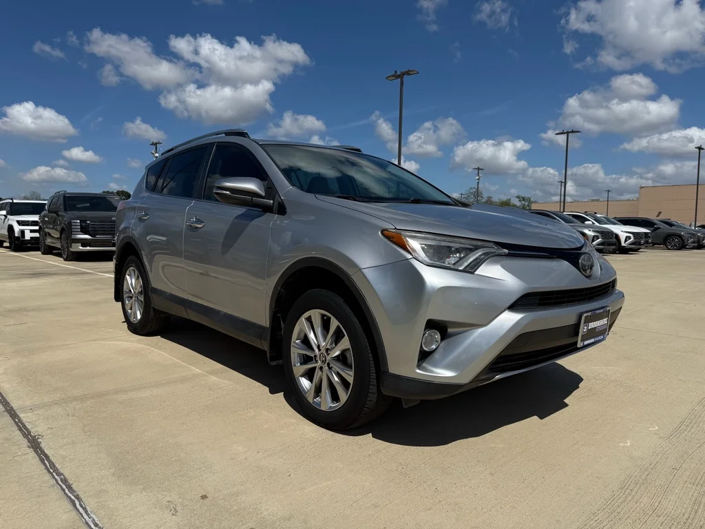 Used 2018 Silver Sky Metallic Toyota Limited image 3