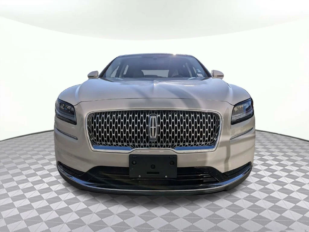 Used 2022 Pearl Metallic Lincoln Reserve image 7