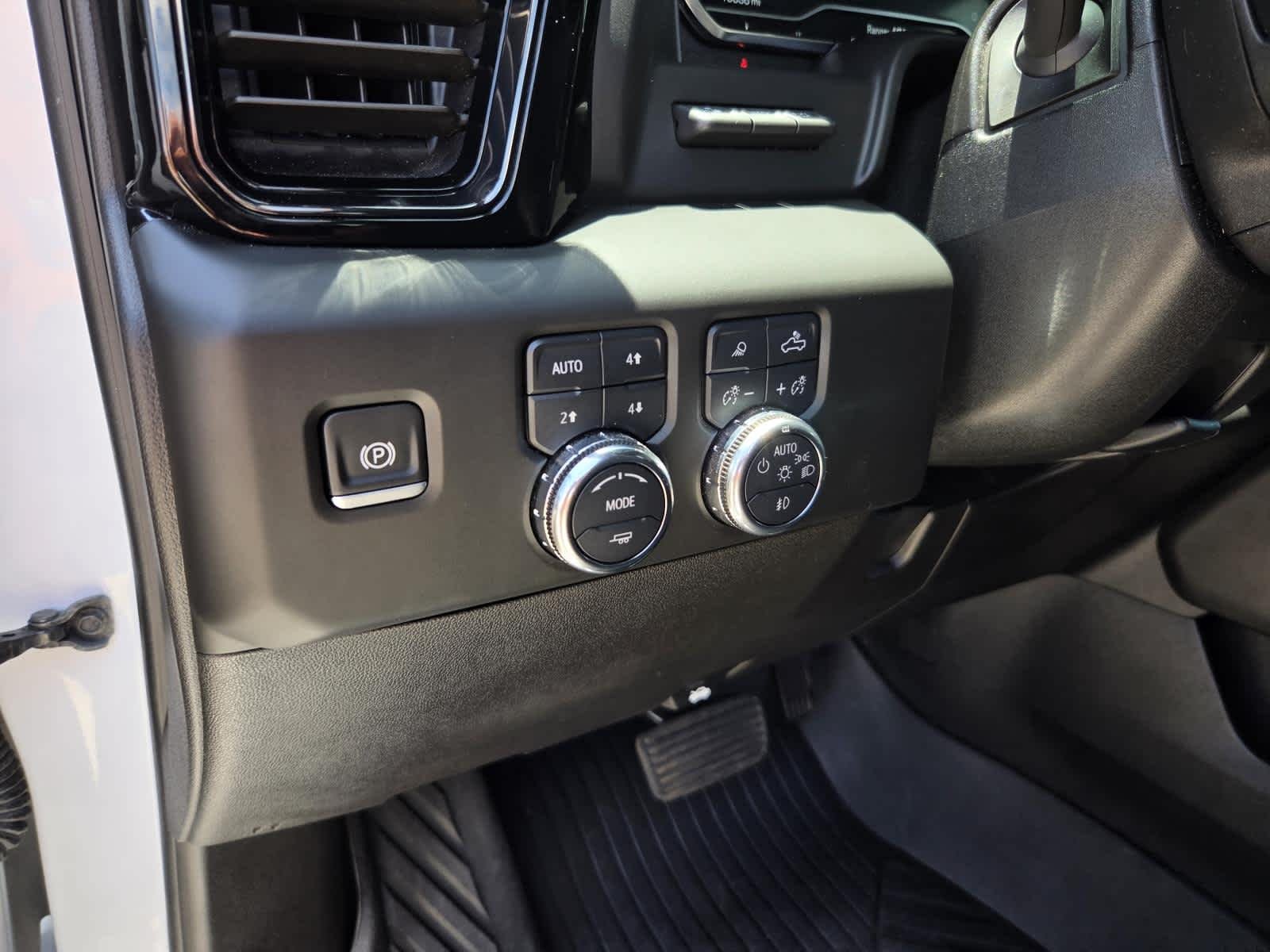 Used 2025 Summit White GMC AT4 image 15