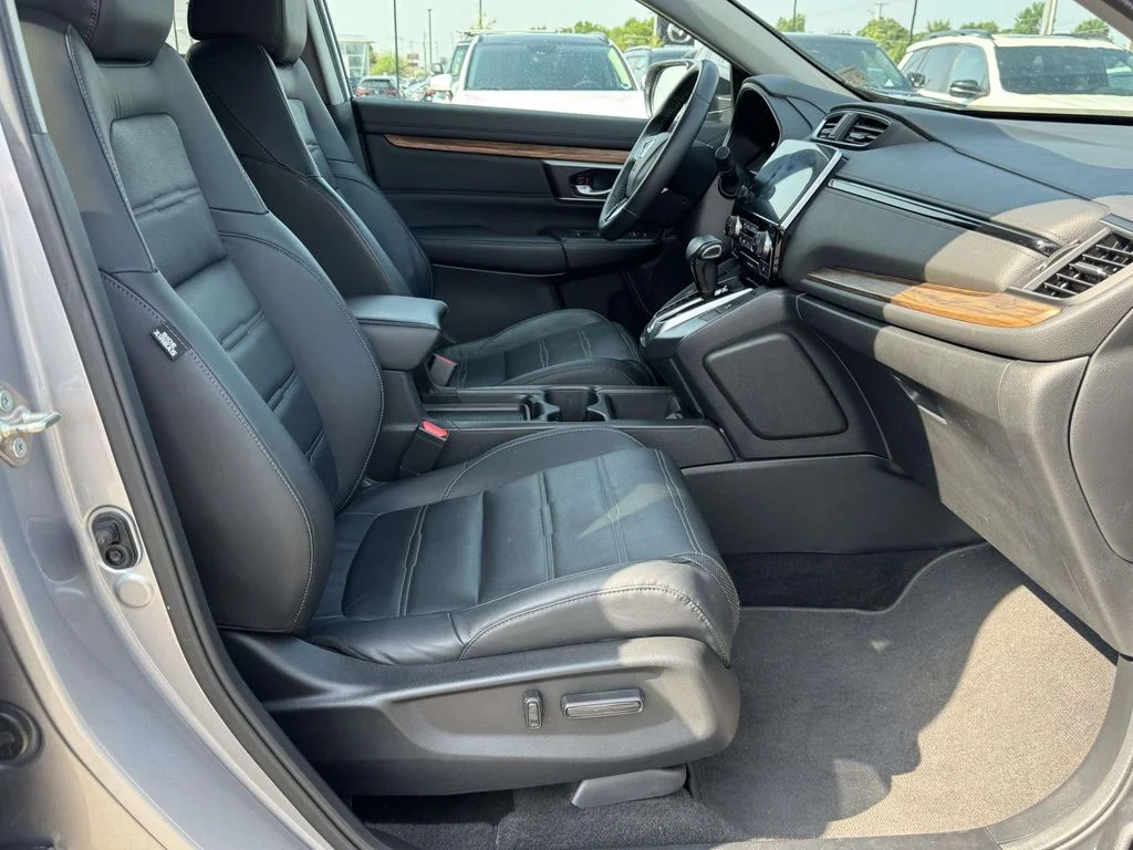 Used 2019 Silver Honda EX-L image 16