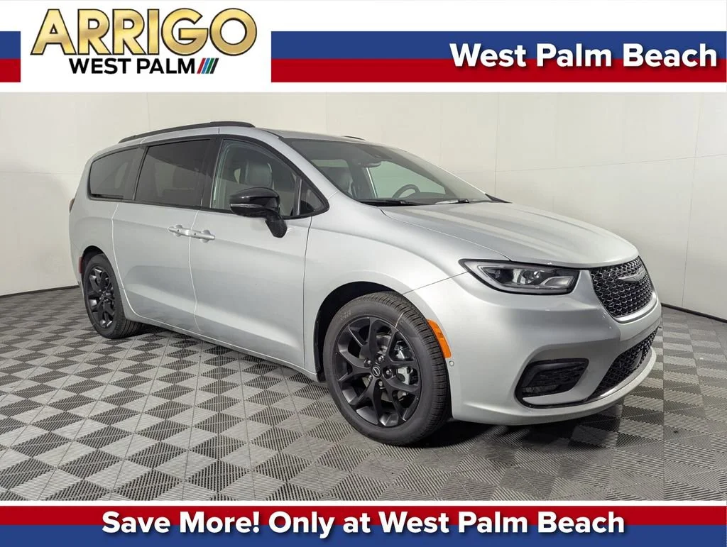 2026 Chrysler Pacifica Select's photo