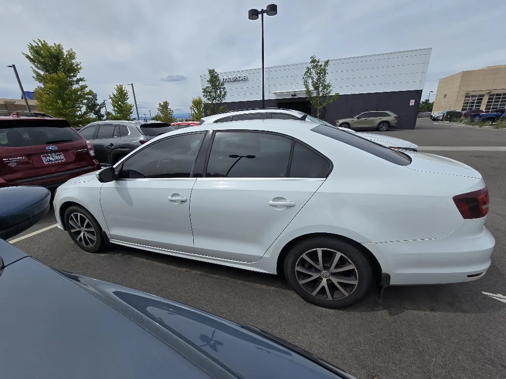 Used 2018 Pure White Volkswagen 1.4T SE image 13