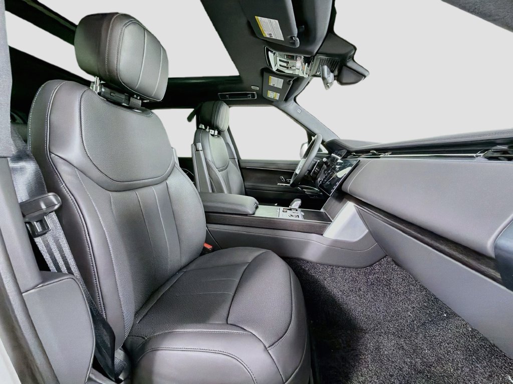 New 2027 Fuji White Land Rover SE image 30