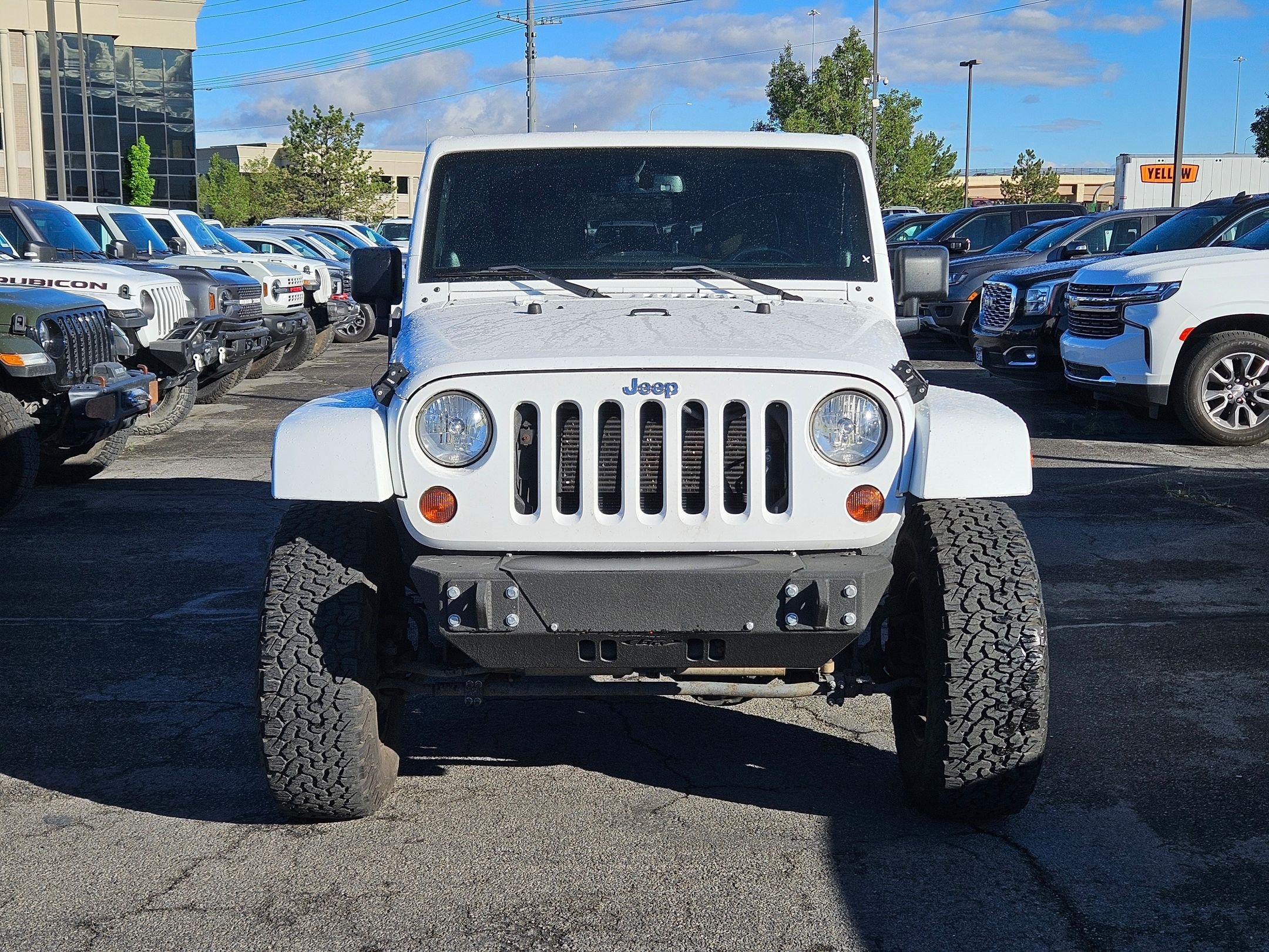 Used 2013 Bright White Clearcoat Jeep Sahara image 9