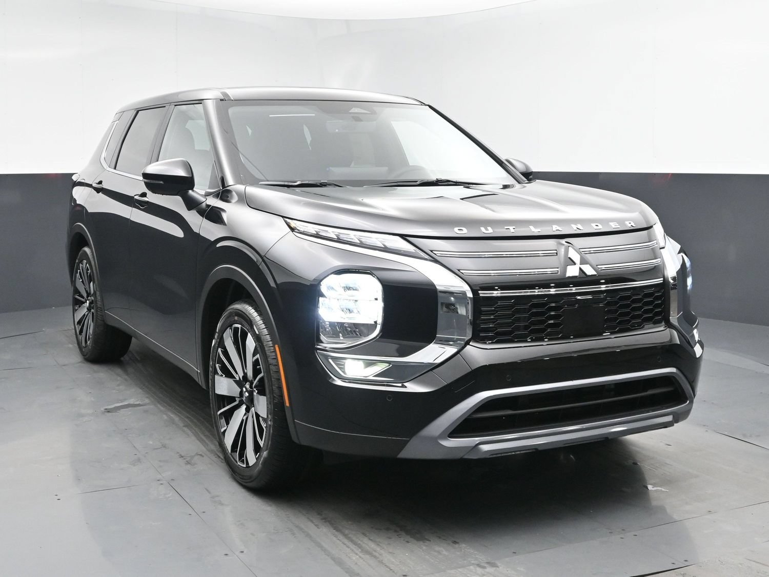 New 2026 Labrador Black Pearl Mitsubishi SE 1.5T 2WD image 2