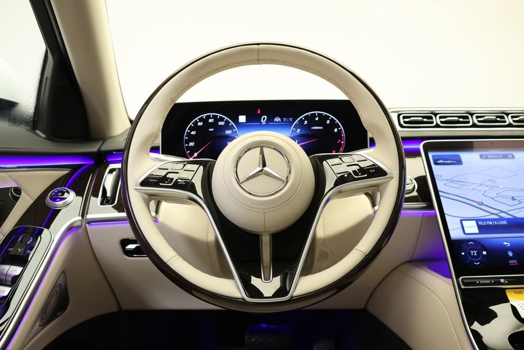 New 2026 MANUFAKTUR Moonlight White Metallic Mercedes-Benz S 580 image 19