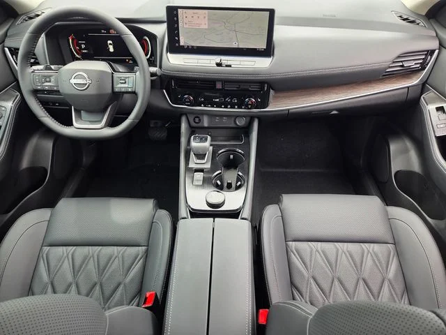 New 2026 Boulder Gray Pearl / Super Black Two-tone Nissan Platinum image 15