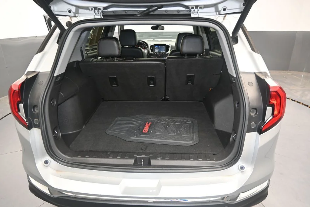 Used 2021 Silver GMC SLT image 14