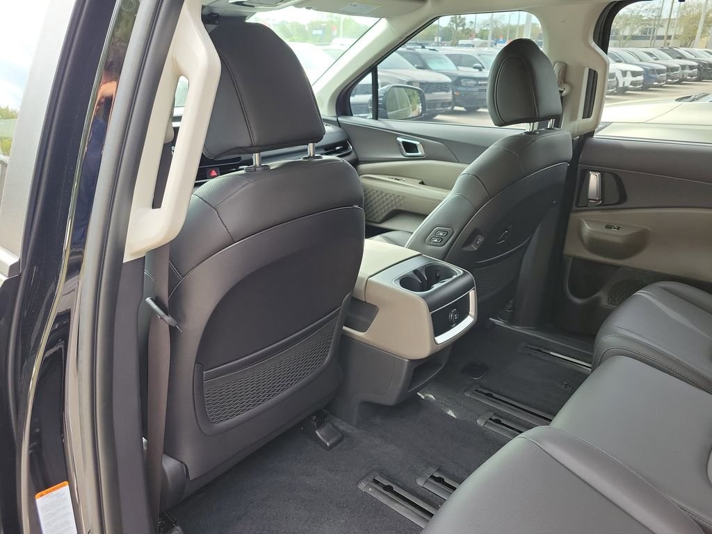 New 2026 Aurora Black Pearl Kia EX image 17