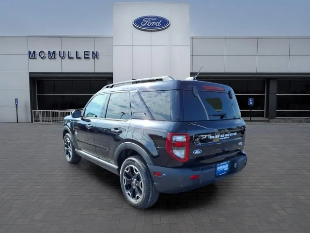 New 2026 Shadow Black Ford Outer Banks® image 32