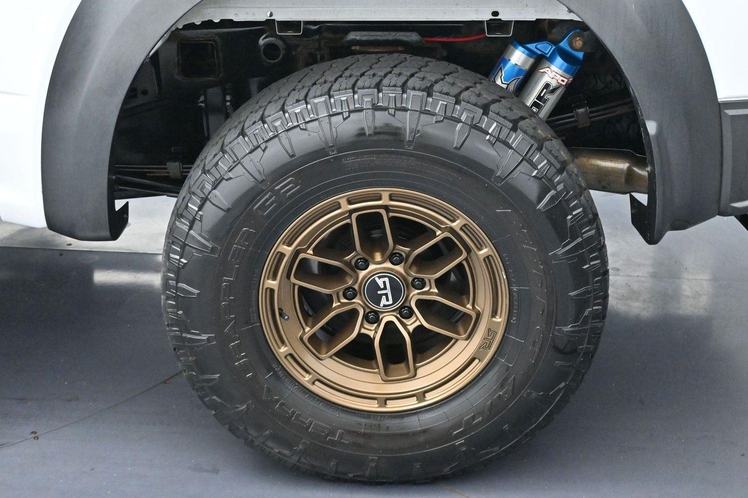 Used 2018 Oxford White Ford Raptor image 41