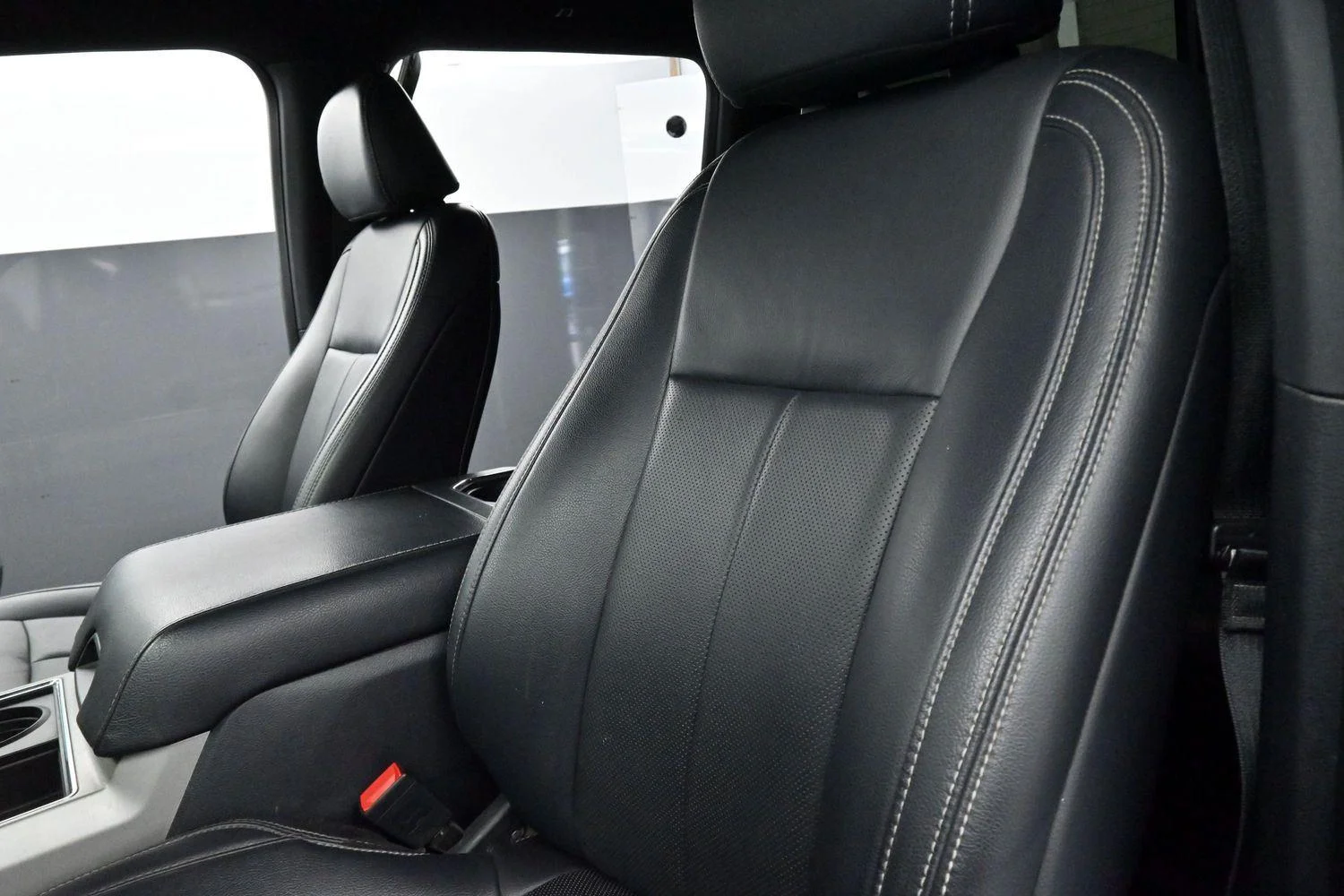 Used 2022 Carbonized Gray Ford Lariat image 14