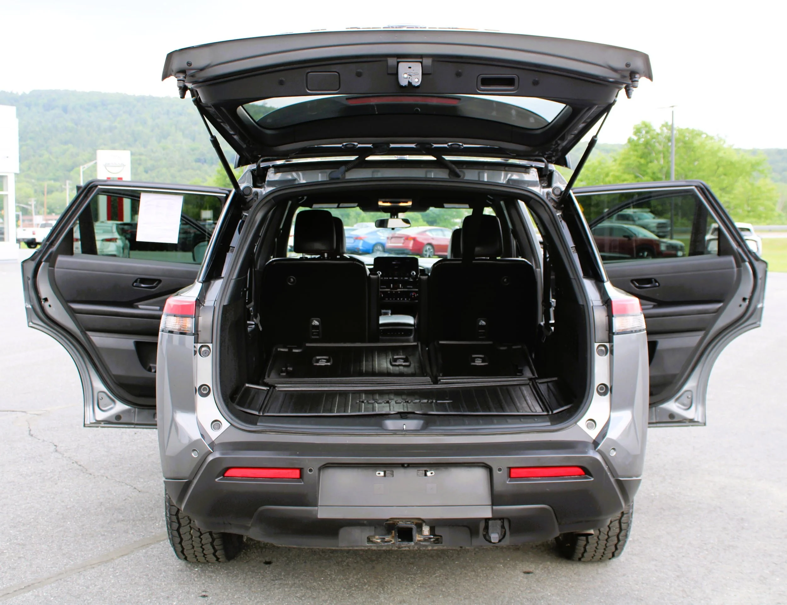 Used 2023 Gun Metallic Nissan Rock Creek image 17