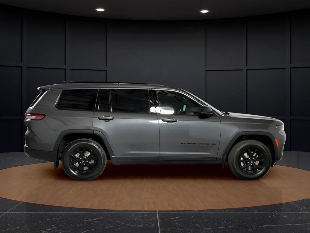 New 2026 Baltic Gray Metallic Clearcoat Jeep Altitude image 8