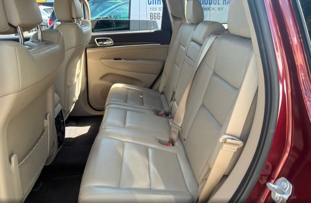 Used 2019 Velvet Red Pearlcoat Jeep Limited image 8