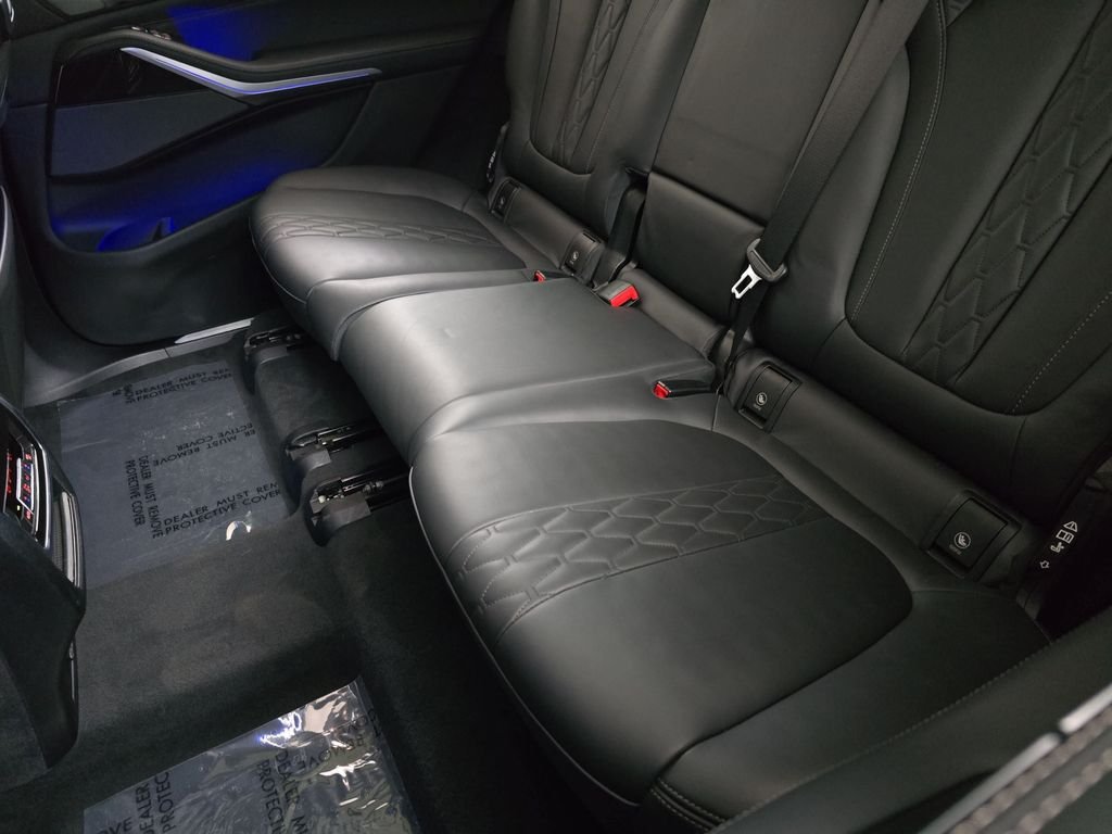 Used 2023 Black BMW xDrive40i image 17