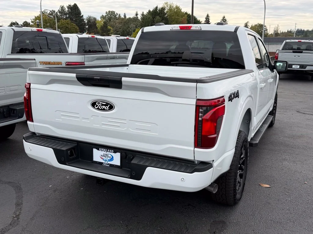 New 2026 Oxford White Ford XLT image 7