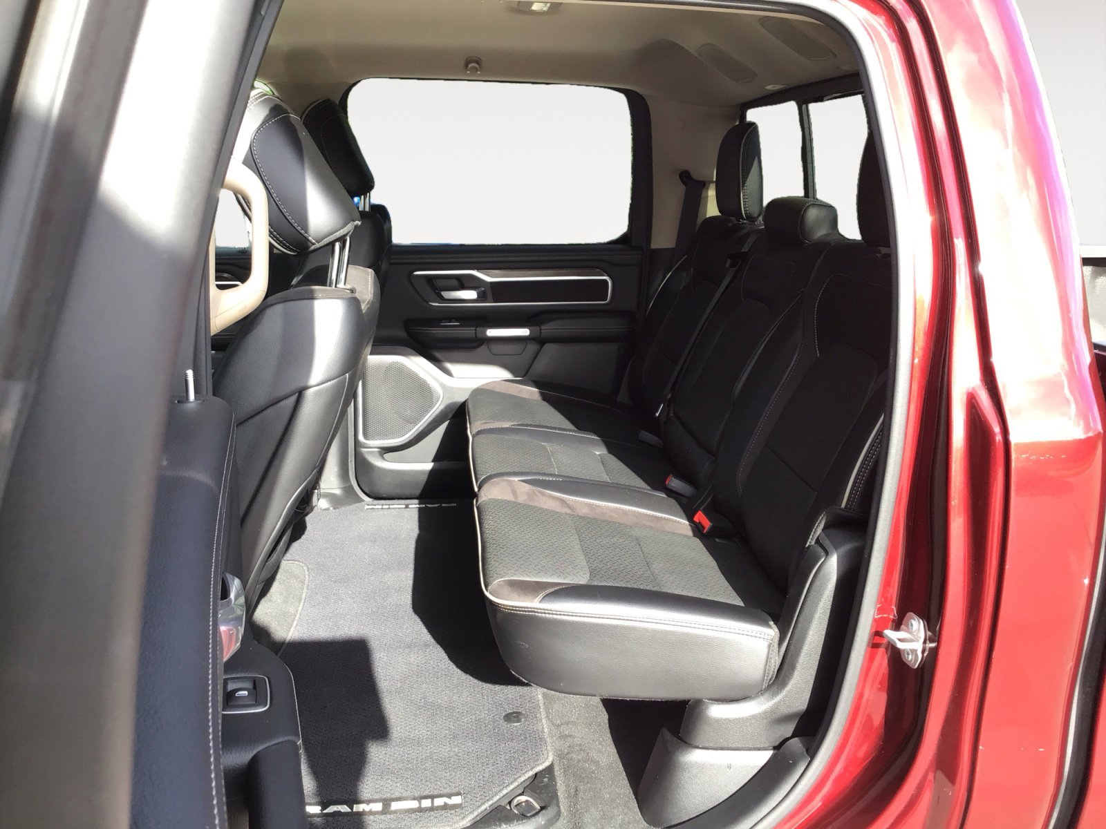 Used 2020 Delmonico Red Pearlcoat Ram Laramie image 22