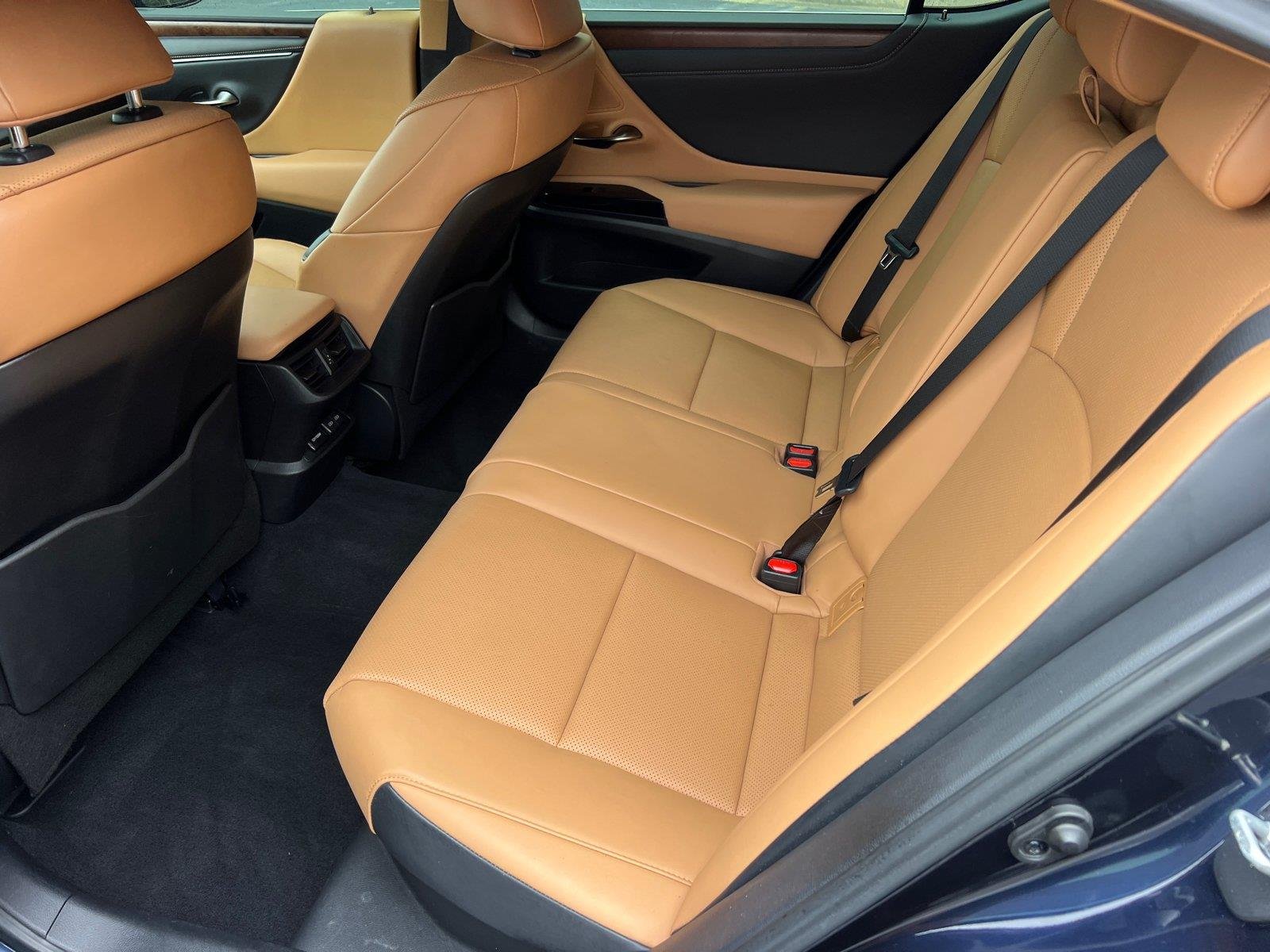 Used 2025 Nightfall Mica Lexus ES 300h image 21