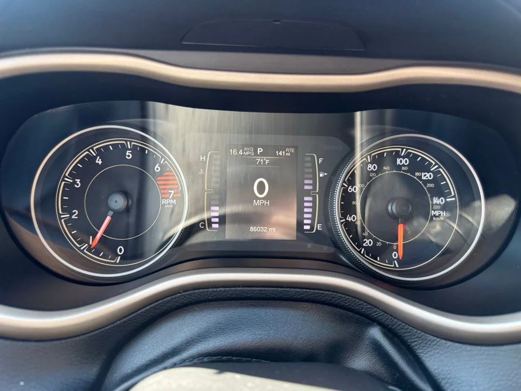 Used 2017 Red Jeep Latitude image 19