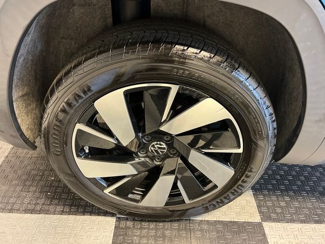 Certified Used 2024 Blue Volkswagen 2.0T SE w/Technology image 15