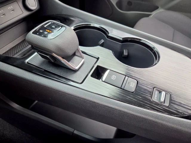 New 2026 Glacier White Nissan S image 18