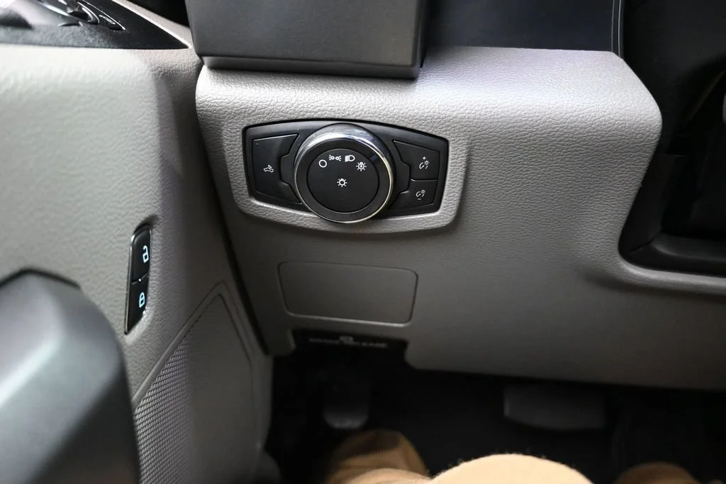 Used 2019 Oxford White Ford XLT image 27