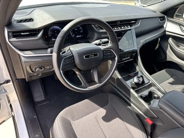 New 2026 White Jeep Laredo X image 21