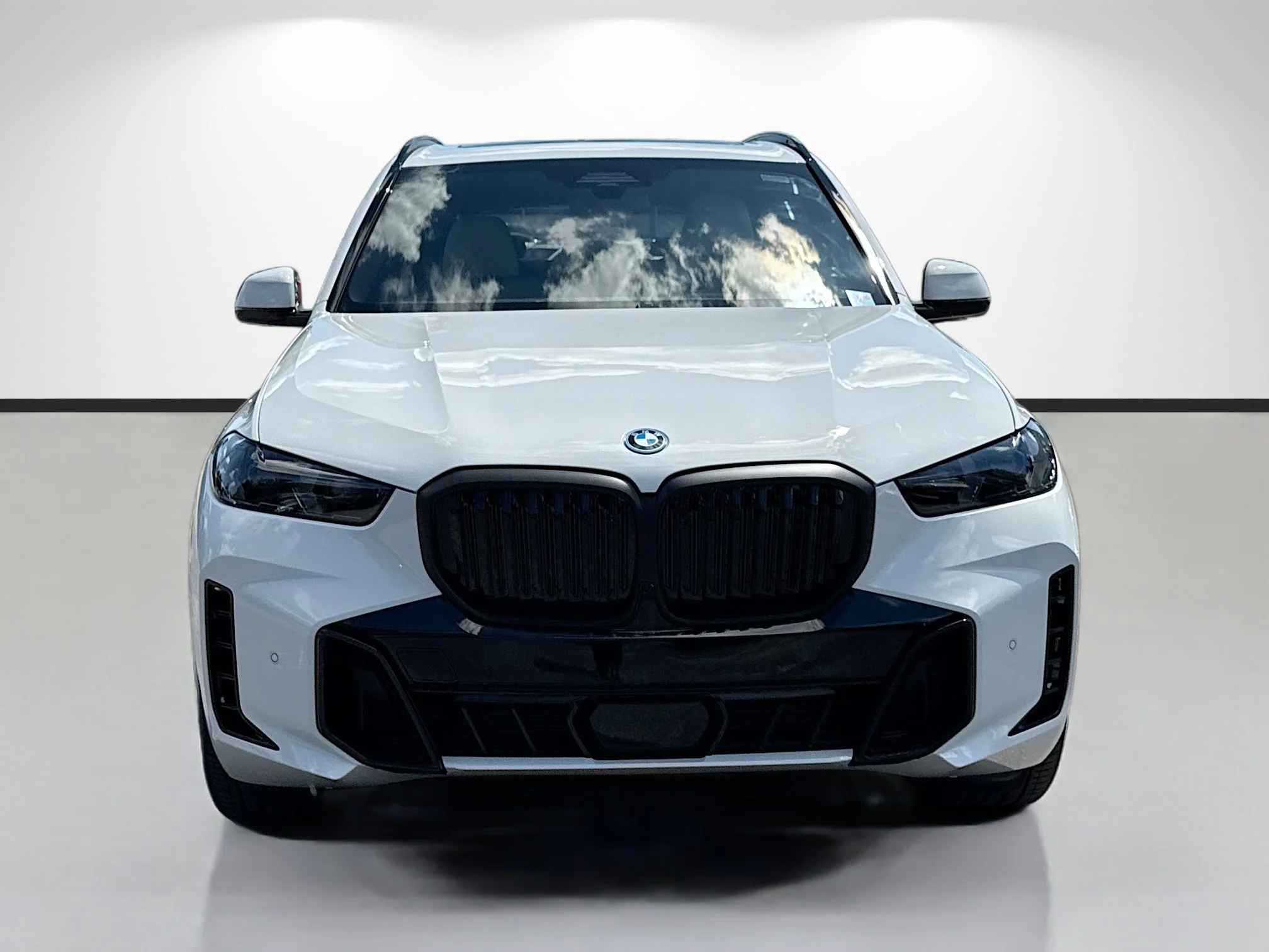 New 2026 Alpine White BMW xDrive50e image 8