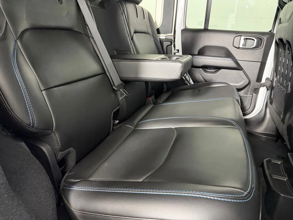 Used 2023 White Jeep Rubicon 4xe image 21