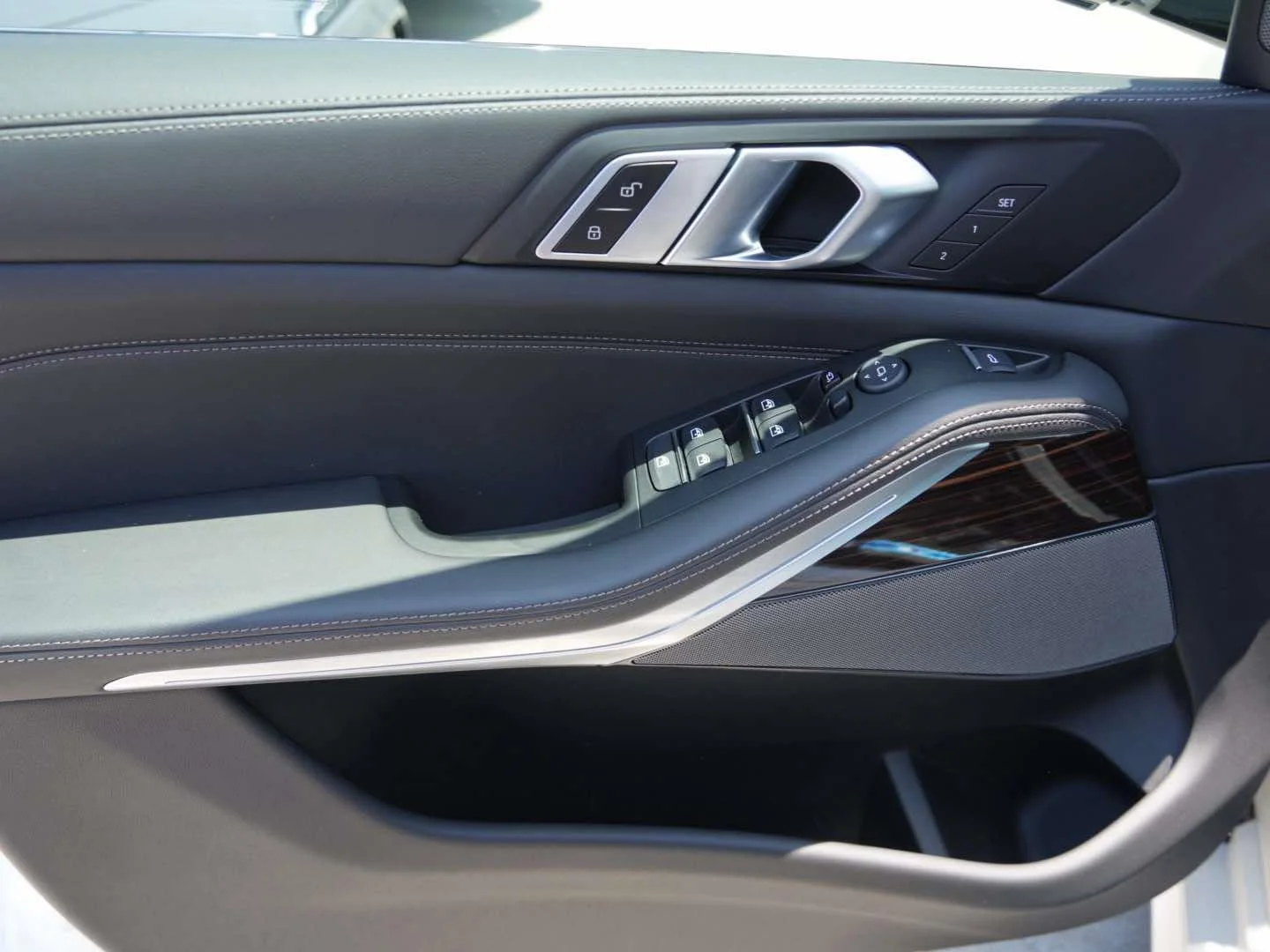 New 2026 Alpine White BMW sDrive40i image 12