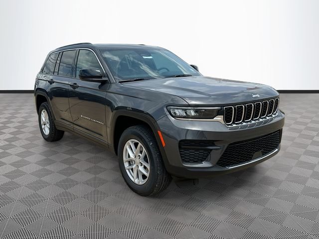 2026 Jeep Grand Cherokee Laredo's photo