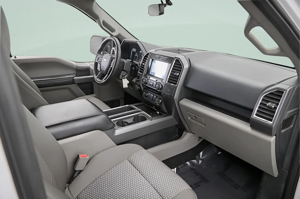 Used 2016 Oxford White Ford XLT image 39