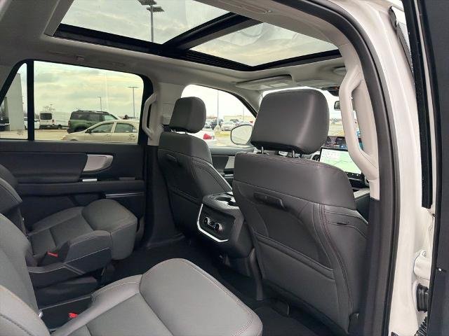 New 2025 Star White Metallic Tri-Coat Ford Active MAX image 19