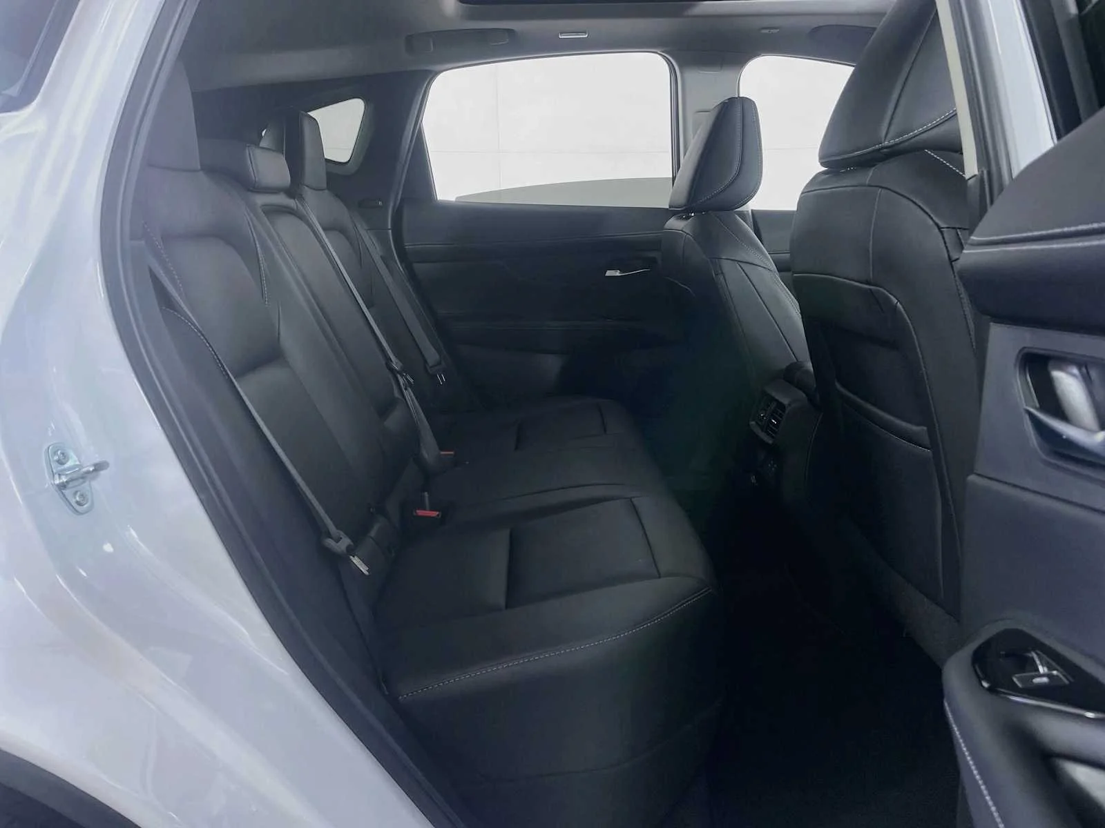 Certified Used 2025 Everest White Pearl Tricoat Nissan SL image 27