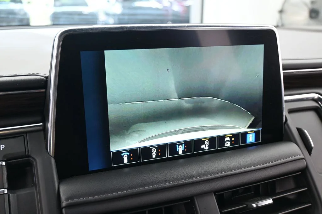 Used 2023 Iridescent Pearl Tricoat Chevrolet LT image 25