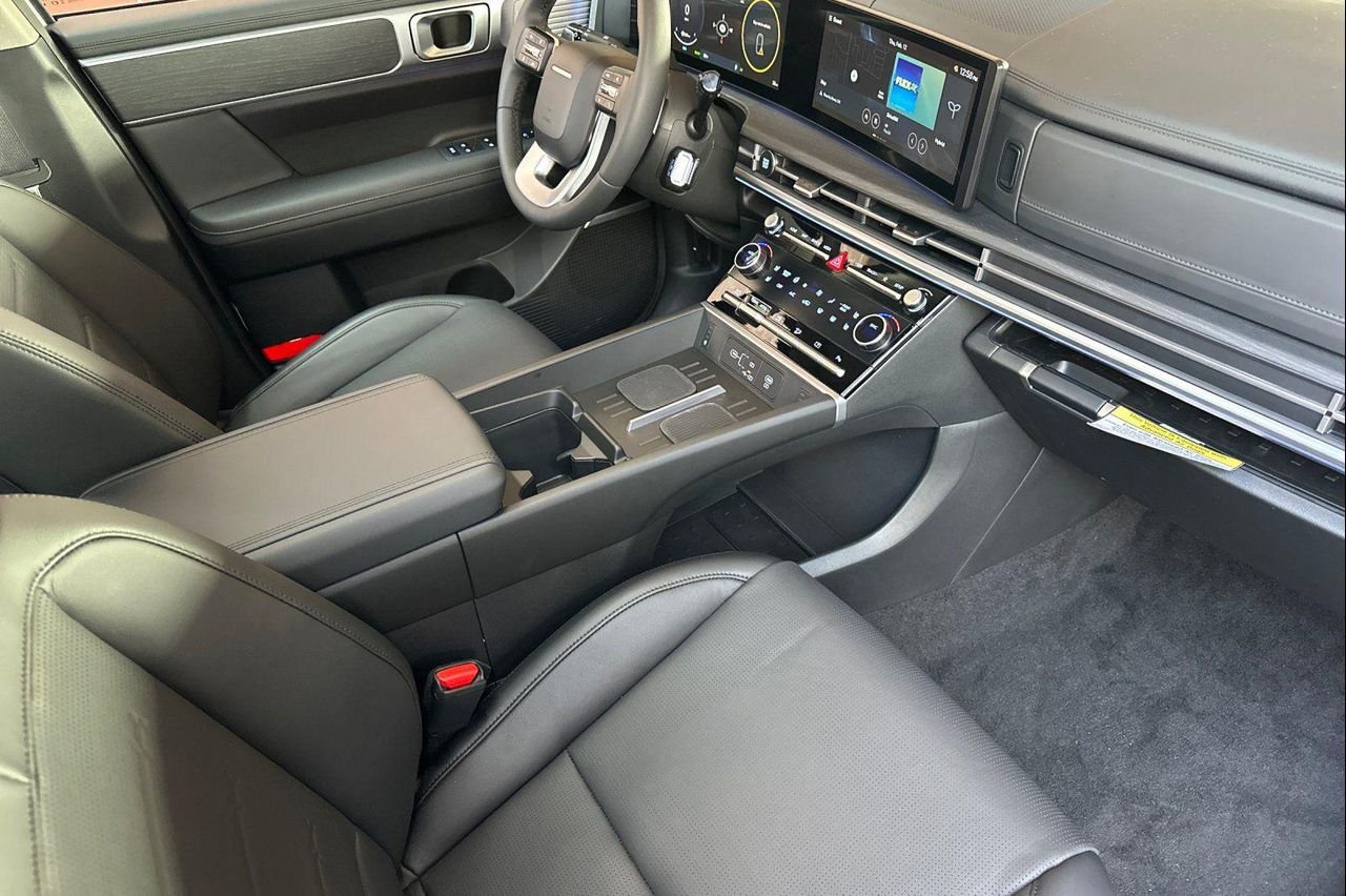 2026 Hyundai Santa Fe Limited - Photo 19