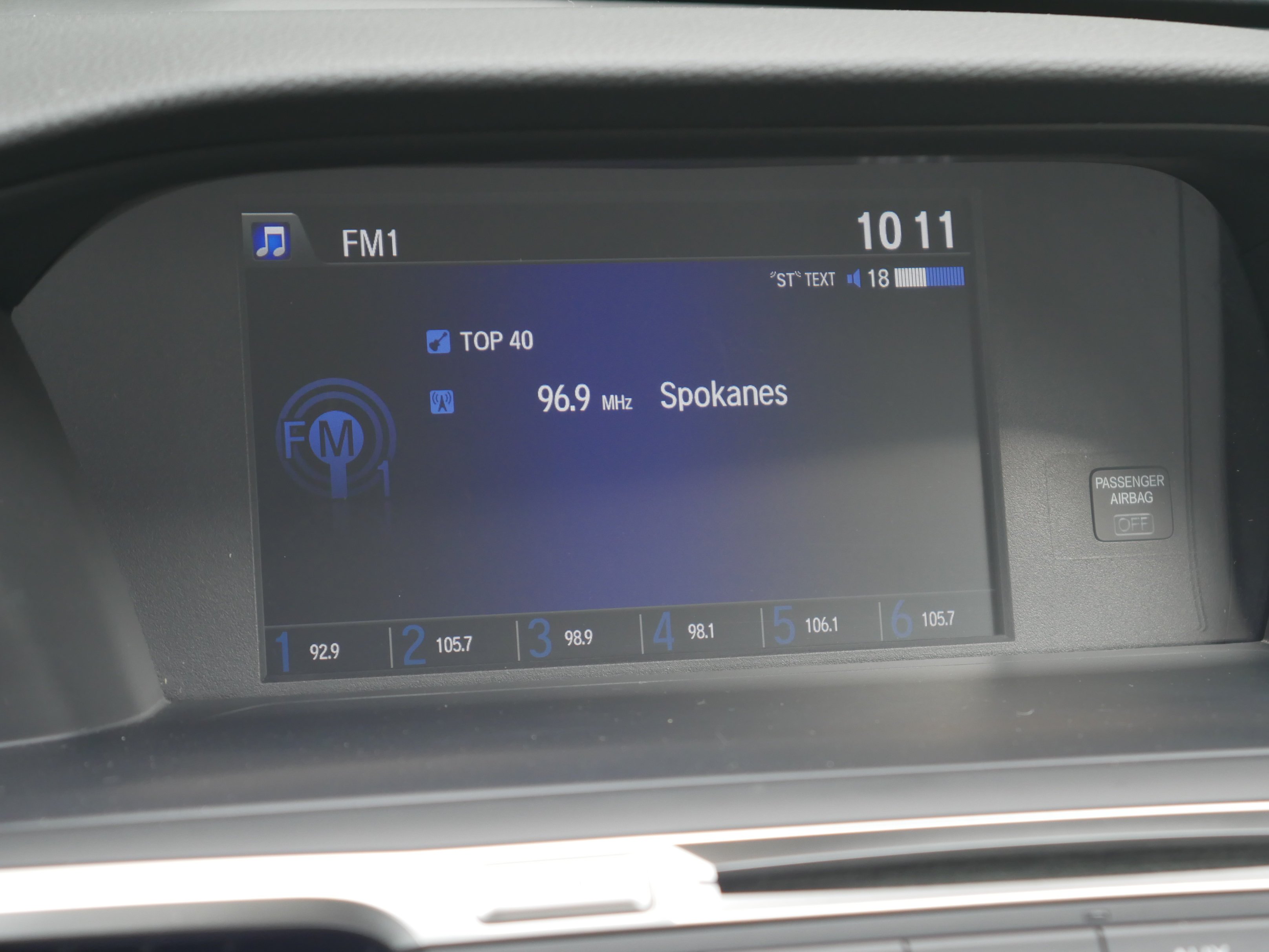 Used 2016 Modern Steel Metallic Honda LX image 11