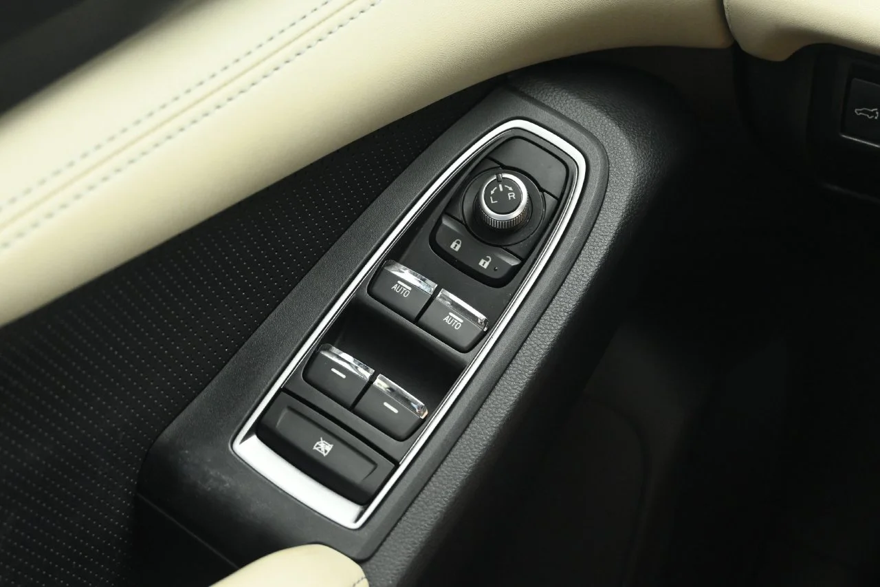 Used 2023 Crystal White Pearl Subaru Limited image 25