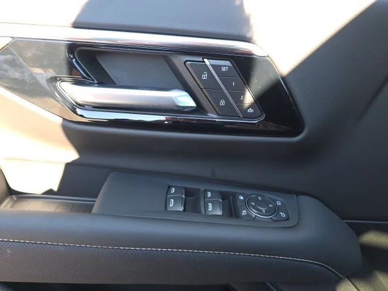 2026 Chevrolet Suburban Premier - Photo 12