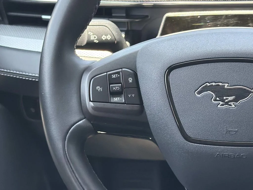 Used 2023 Vapor Blue Metallic Ford Select image 11