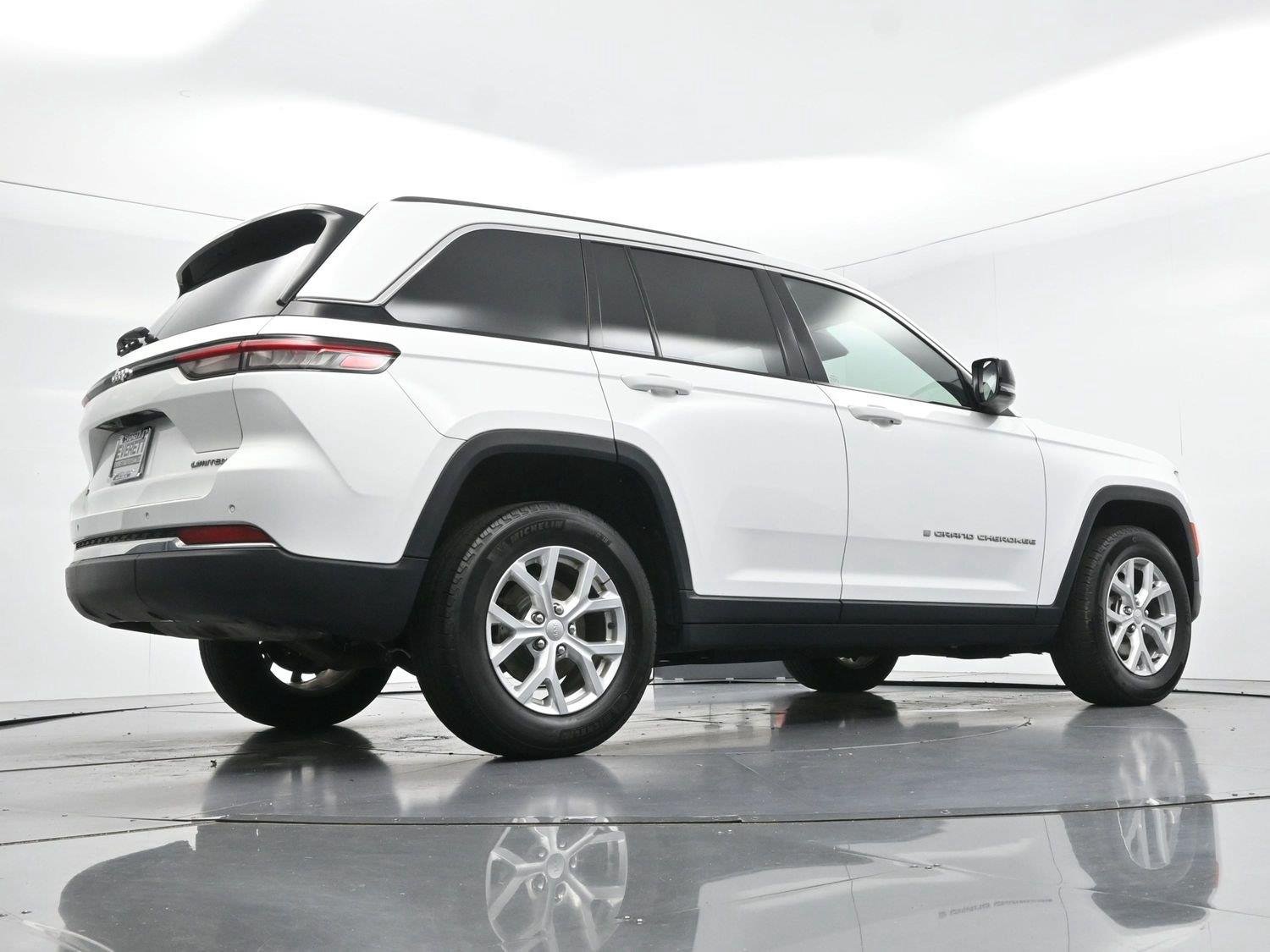 Used 2023 White Jeep Limited image 51