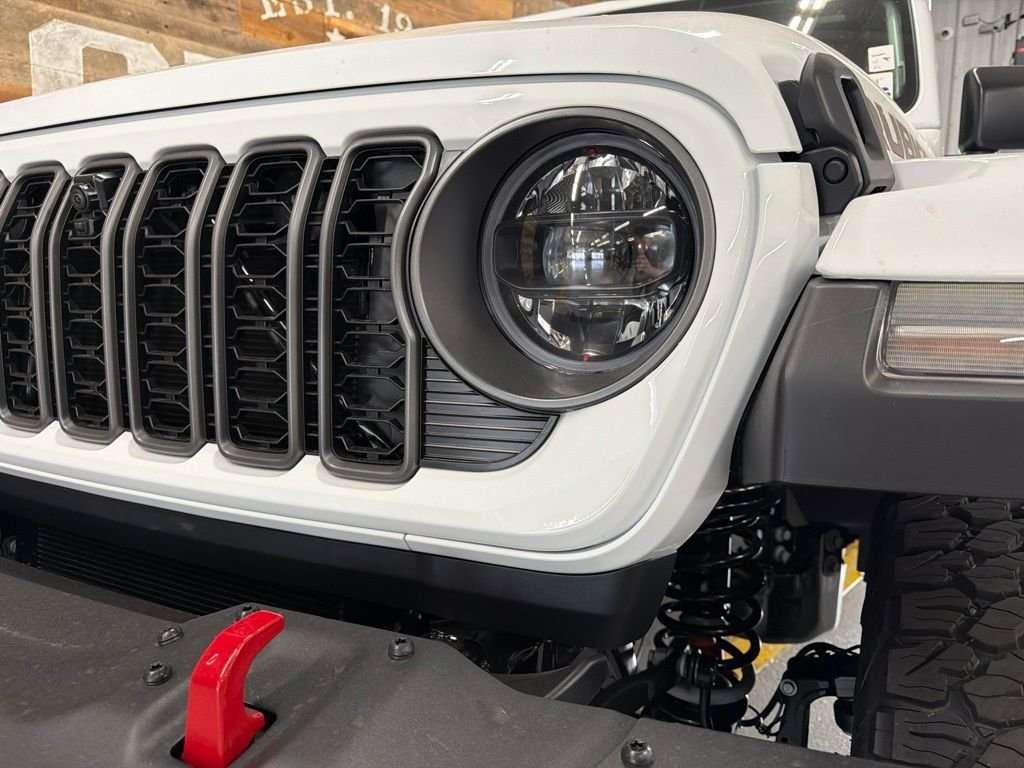 New 2026 Bright White Clearcoat Jeep Rubicon X image 11
