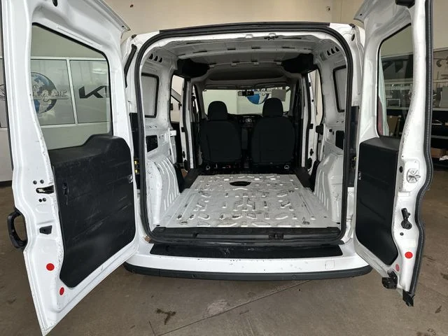 Used 2022 White Ram Base image 21